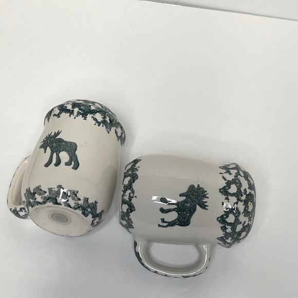 Vintage Salt & Pepper shakers. Sponge painted. Cottage-core. Handpainted Mouse - Picture 2 of 3